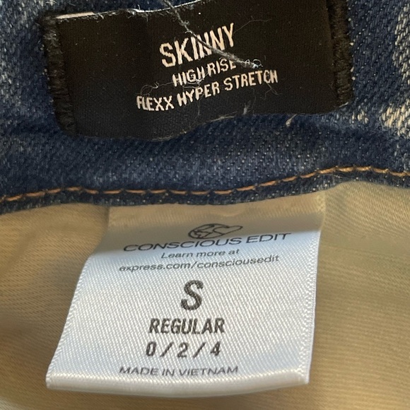 Express High Rise Skinny Jeans
High rise 
Flexx Hyper - Picture 4 of 14